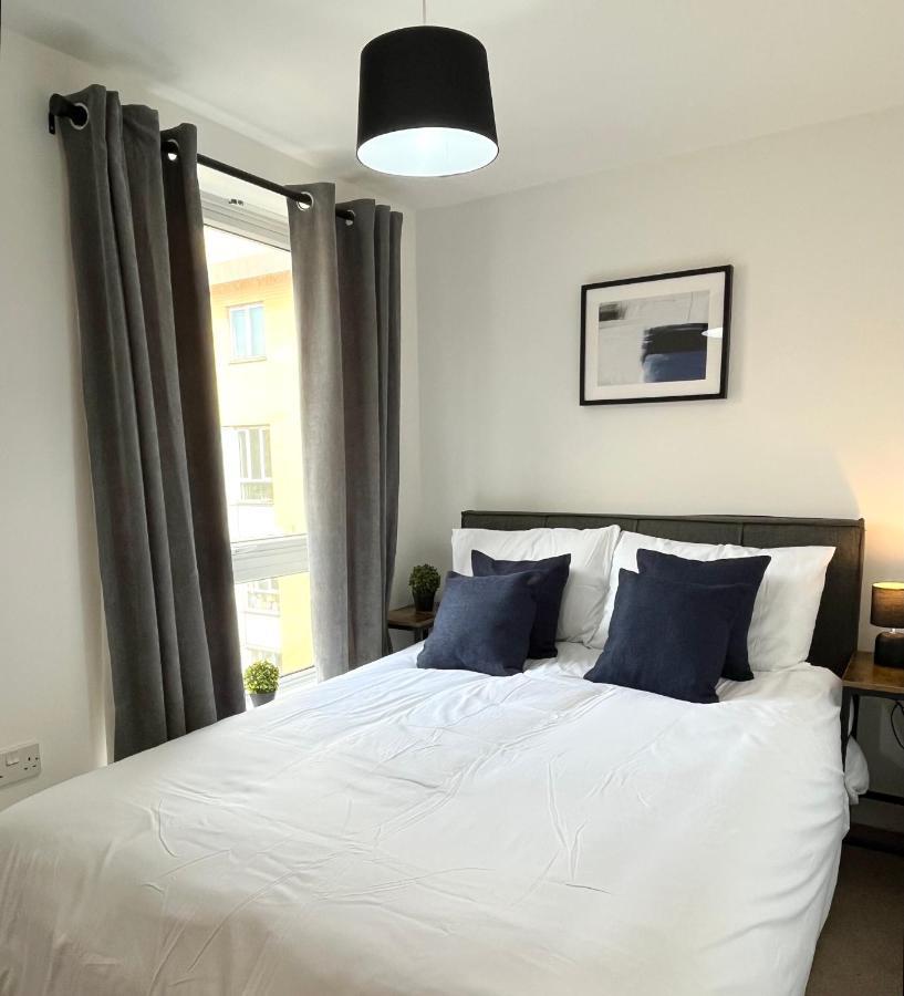 Beautiful Riverview Apartment צ'למספורד מראה חיצוני תמונה